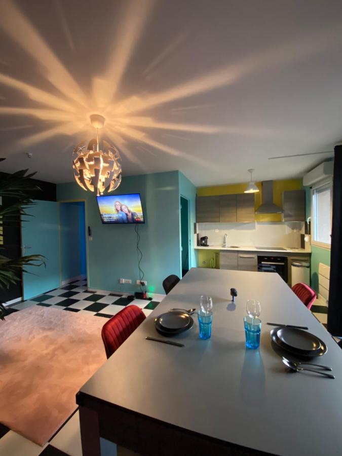 Capsule Miami Vice - Jacuzzi - Billard - Ecran Cinema & Netflix - Ping-Pong - Nintendo & Jeux- Liévin Exterior photo