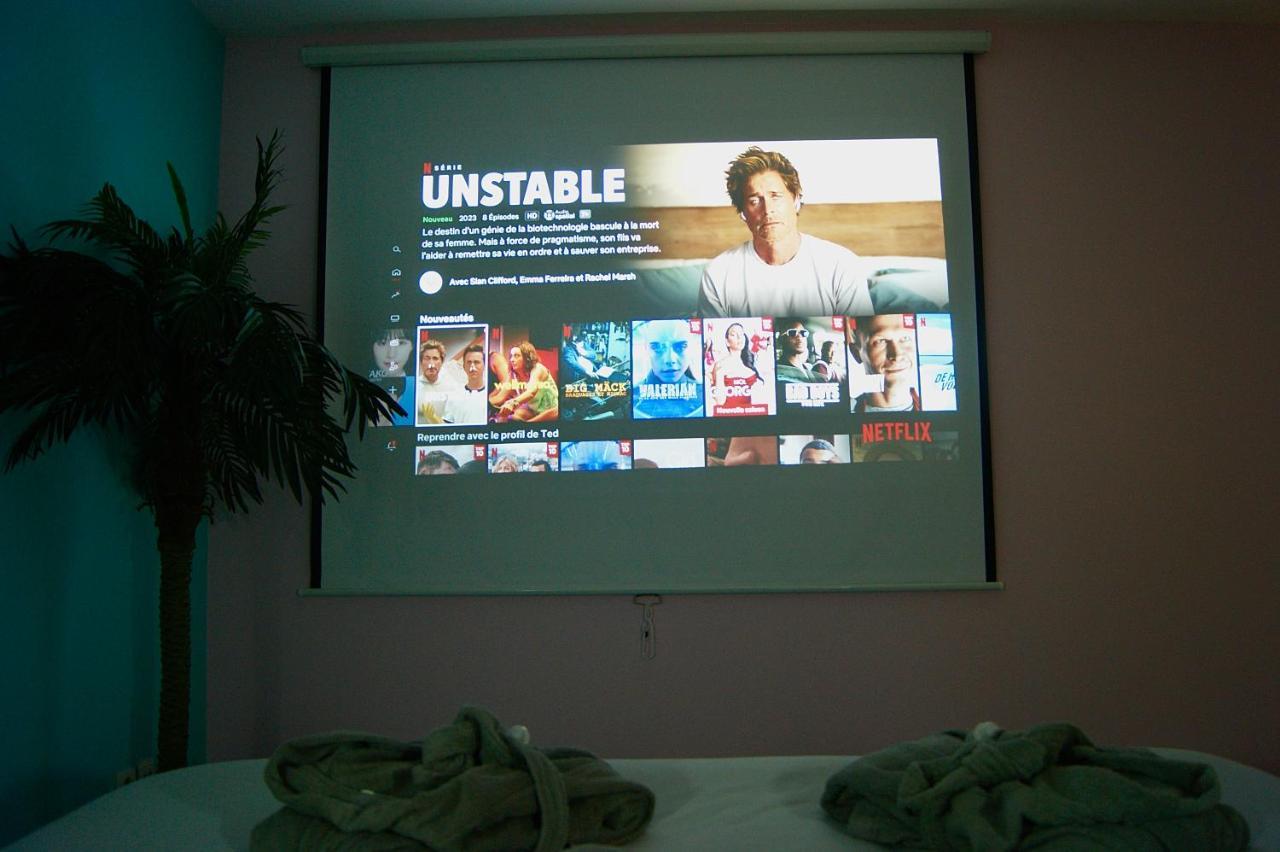 Capsule Miami Vice - Jacuzzi - Billard - Ecran Cinema & Netflix - Ping-Pong - Nintendo & Jeux- Liévin Exterior photo