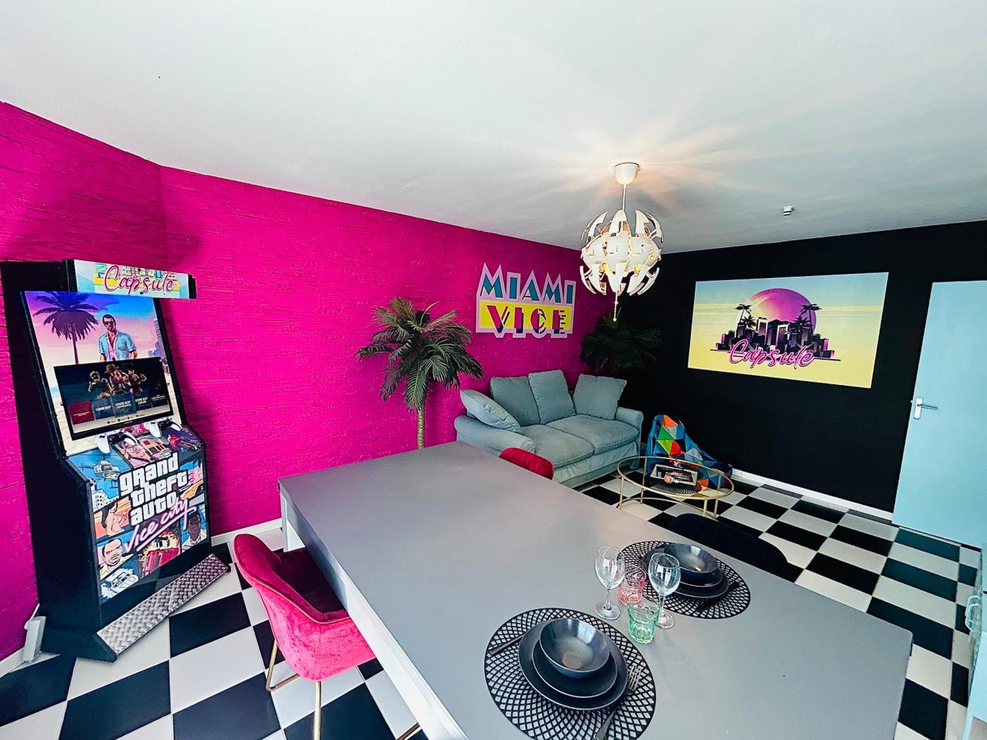 Capsule Miami Vice - Jacuzzi - Billard - Ecran Cinema & Netflix - Ping-Pong - Nintendo & Jeux- Liévin Exterior photo
